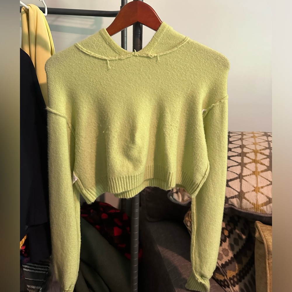 Cropped Sweater with Hood
